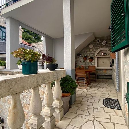 Apartment Simon - Old Stone Charm, Central Bol Life Exterior foto