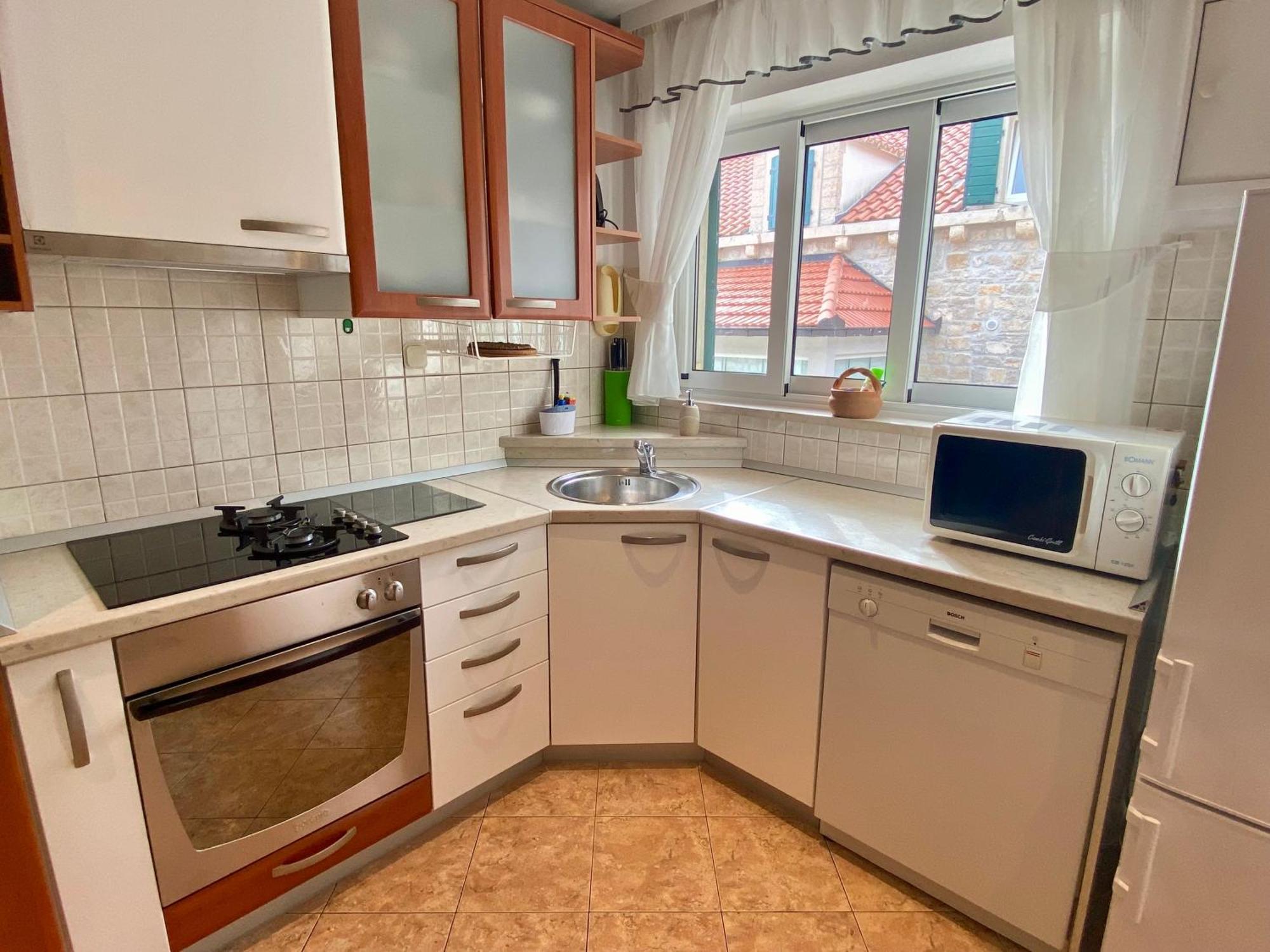 Apartment Simon - Old Stone Charm, Central Bol Life Exterior foto