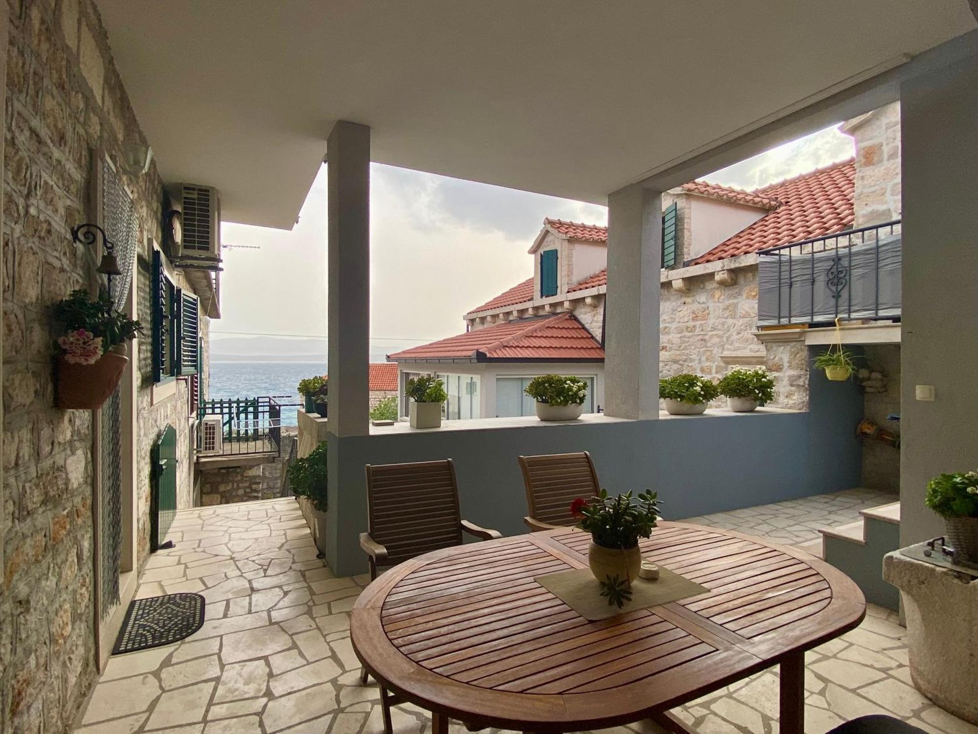 Apartment Simon - Old Stone Charm, Central Bol Life Exterior foto