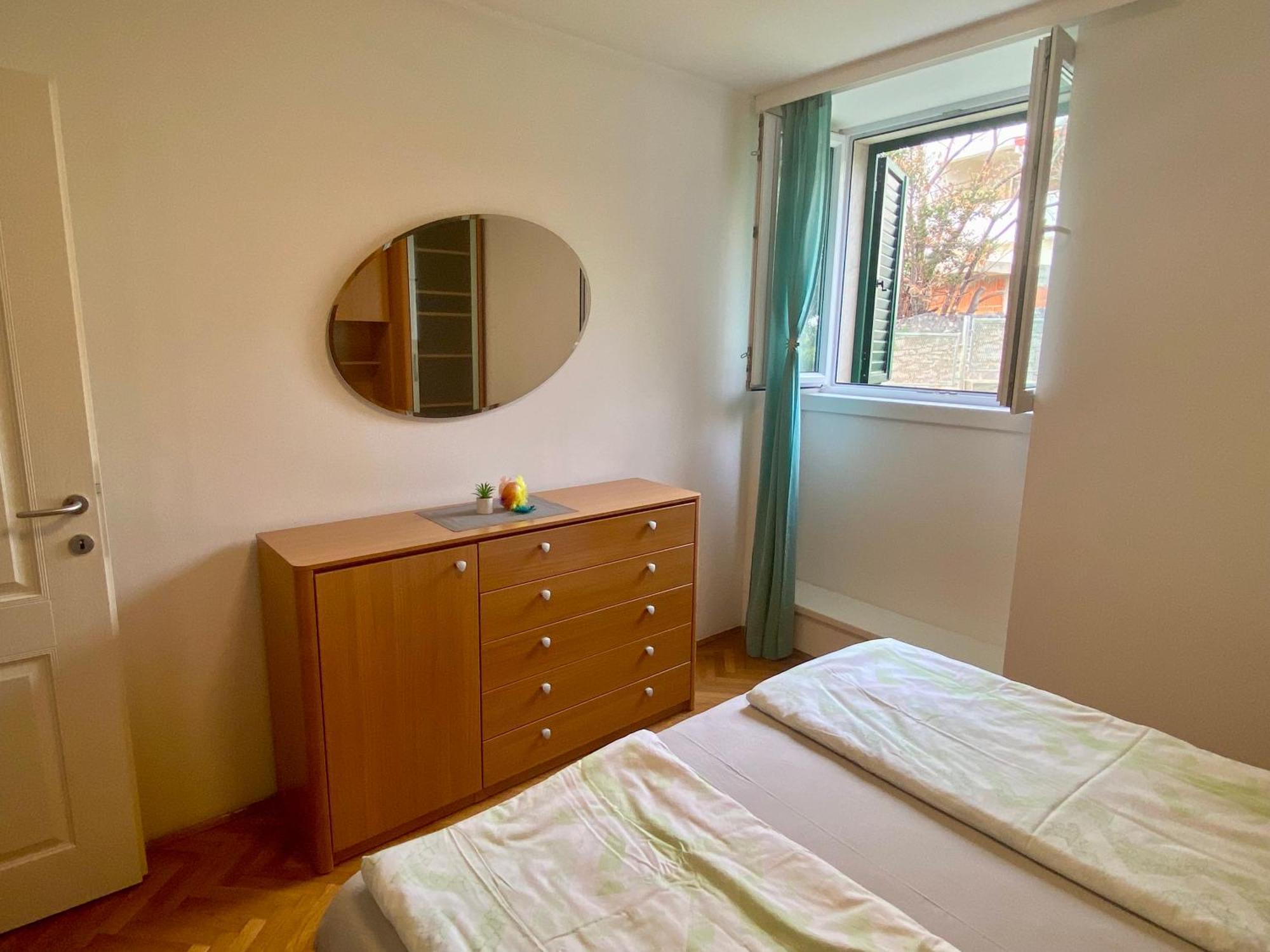Apartment Simon - Old Stone Charm, Central Bol Life Exterior foto