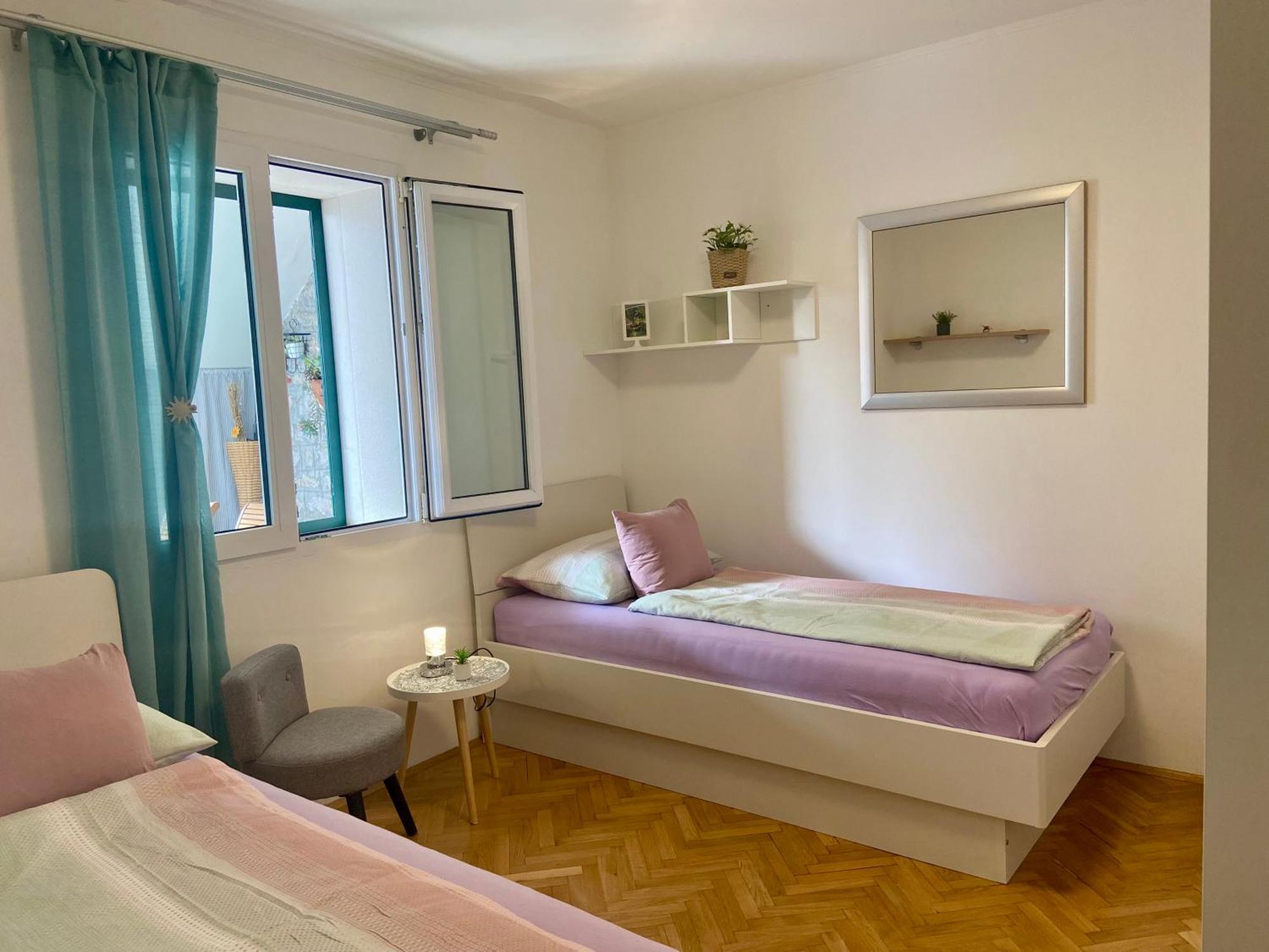 Apartment Simon - Old Stone Charm, Central Bol Life Exterior foto