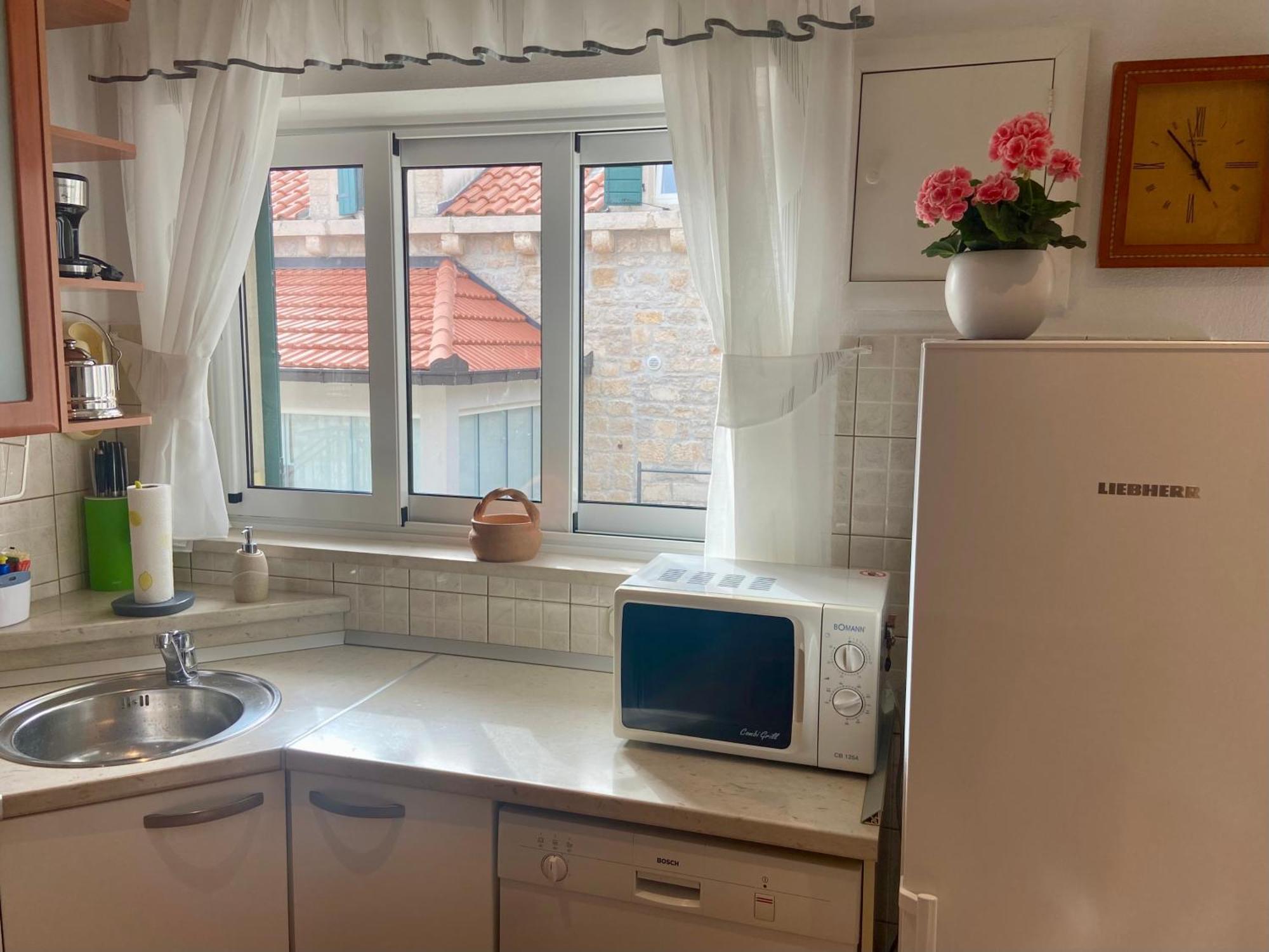 Apartment Simon - Old Stone Charm, Central Bol Life Exterior foto